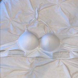 Victoria’s Secret bombshell long line bikini